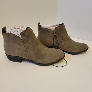 American rag cadee charcoal color women's boots booties size 9